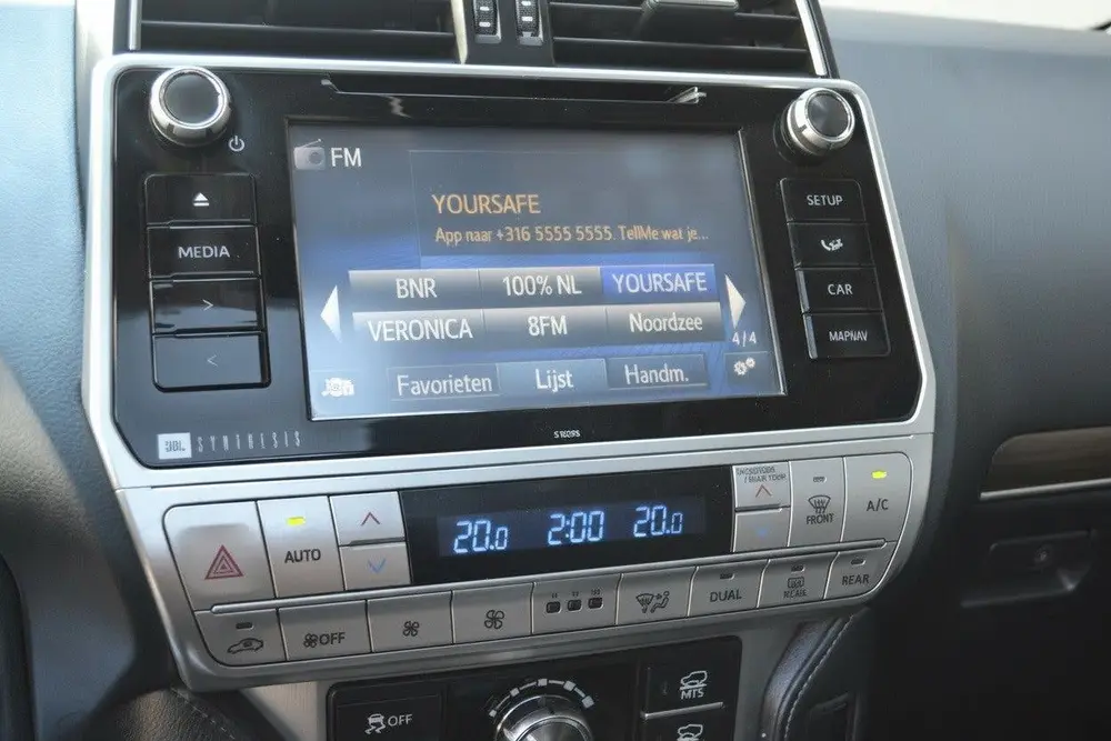 Toyota Land Cruiser 2.8 D-4D-F Executive Window Van uit 2019, foto 14