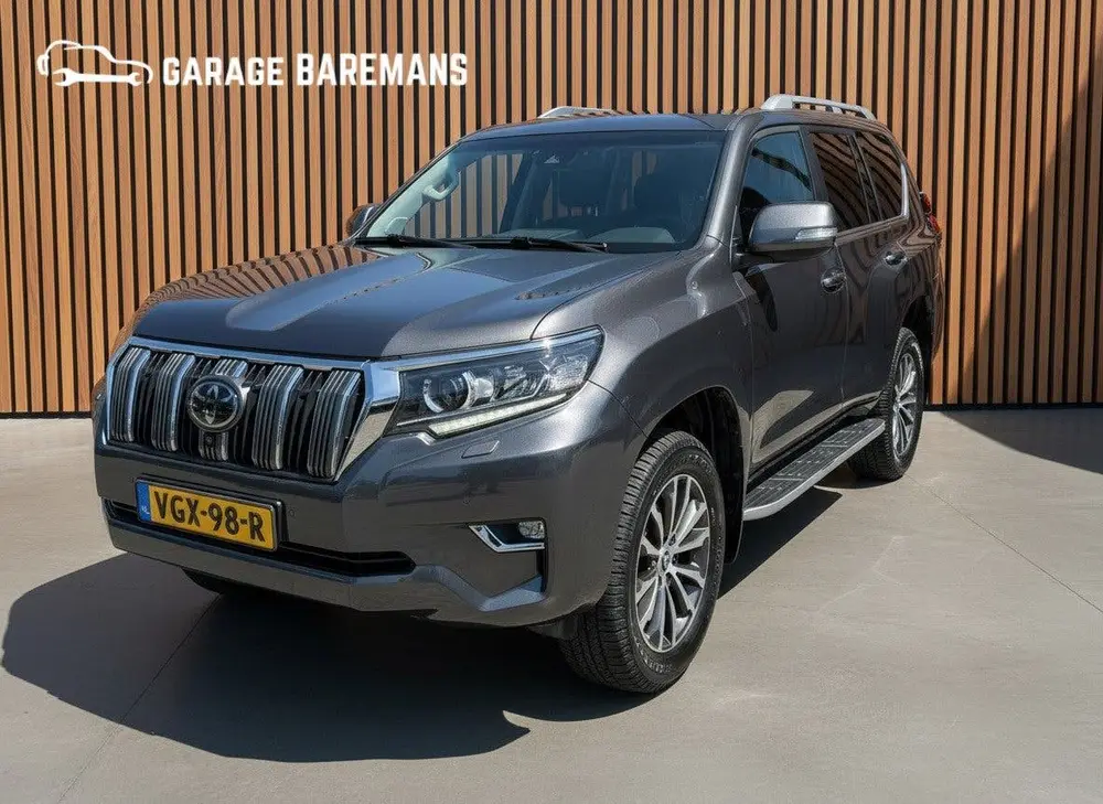 Toyota Land Cruiser 2.8 D-4D-F Executive Window Van uit 2019, foto 3