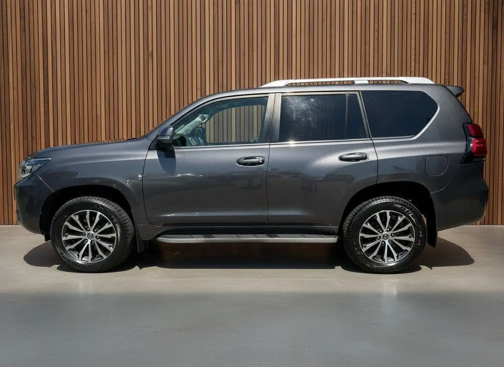 Toyota Land Cruiser 2.8 D-4D-F Executive Window Van uit 2019, foto 4