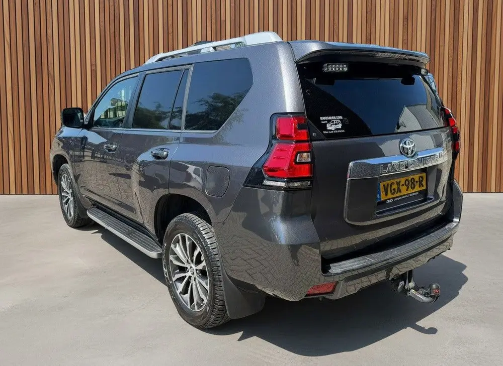 Toyota Land Cruiser 2.8 D-4D-F Executive Window Van uit 2019, foto 5