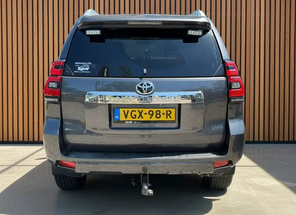 Toyota Land Cruiser 2.8 D-4D-F Executive Window Van uit 2019, foto 6