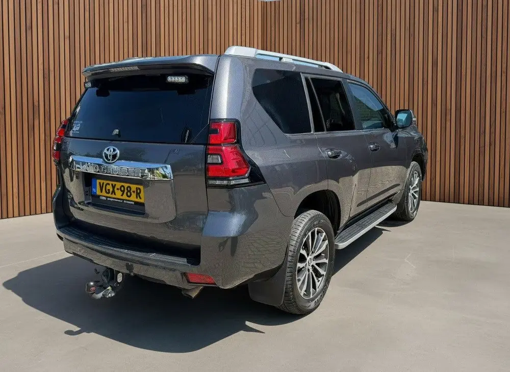 Toyota Land Cruiser 2.8 D-4D-F Executive Window Van uit 2019, foto 7