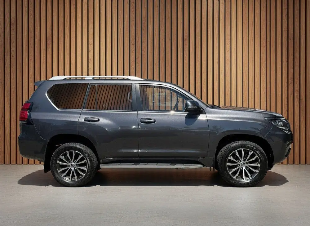 Toyota Land Cruiser 2.8 D-4D-F Executive Window Van uit 2019, foto 8