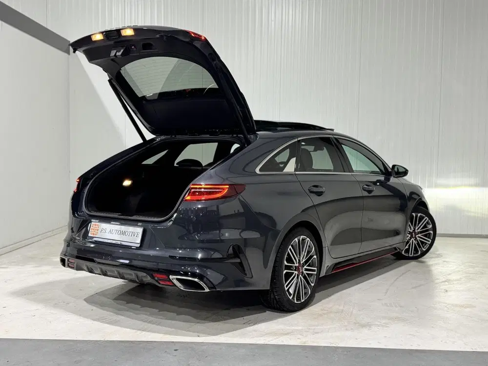 Kia ProCeed GT uit 2021, foto 11