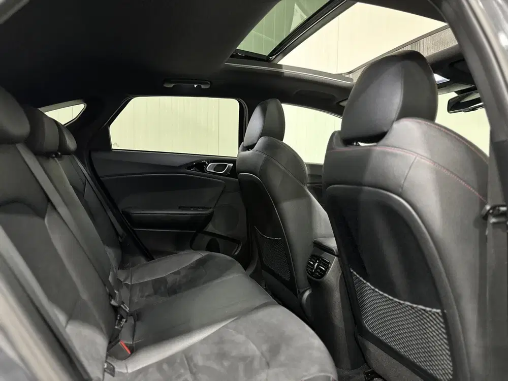 Kia ProCeed GT uit 2021, foto 13