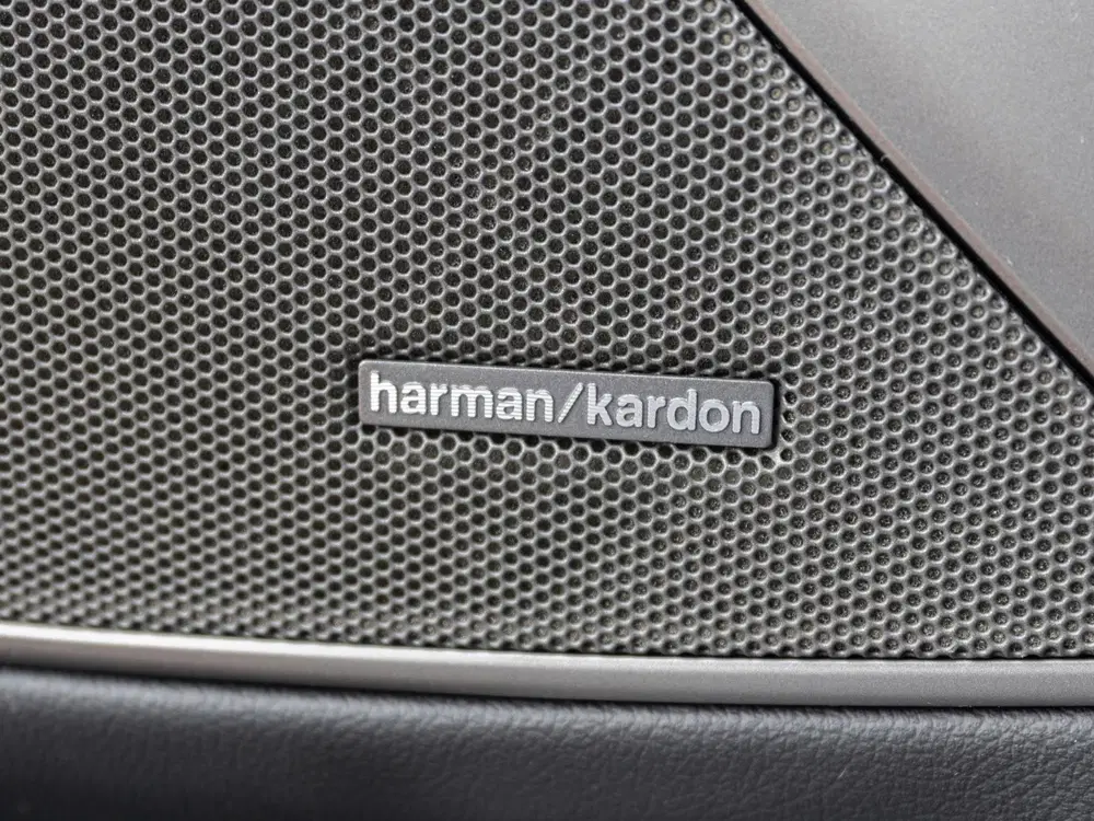 BMW 3-serie 330i uit 2023, foto 19