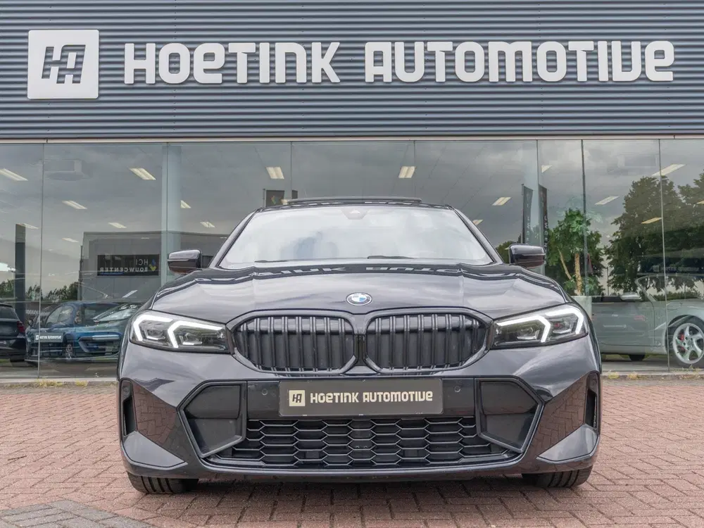 BMW 3-serie 330i uit 2023, foto 7