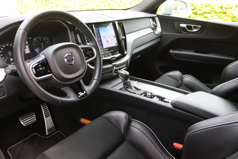Volvo XC60 2.0 T4 R-Design LED/Leder/Navi/Camera/CarPlay/Vir uit 2019, foto 10