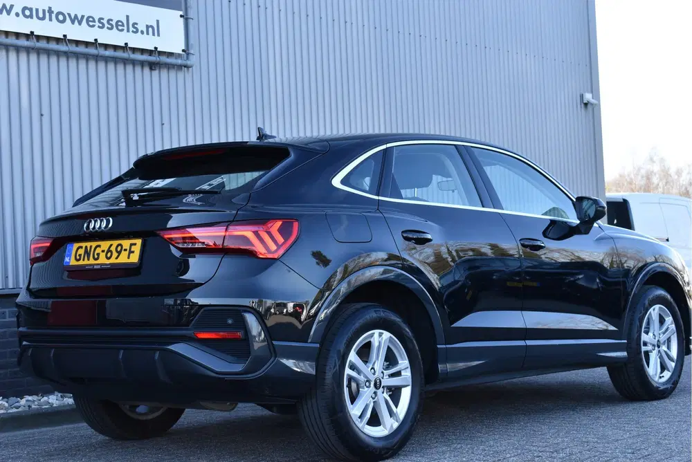 Audi Q3 45 TFSI e Edition Virtual cockpit uit 2021, foto 12