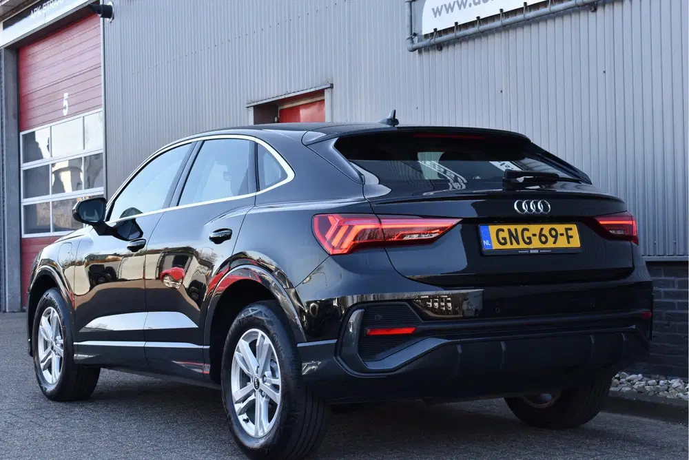 Audi Q3 45 TFSI e Edition Virtual cockpit uit 2021, foto 2