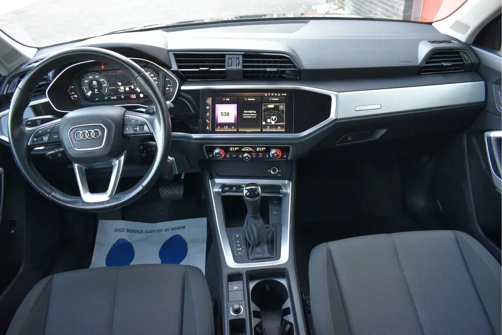 Audi Q3 45 TFSI e Edition Virtual cockpit uit 2021, foto 3