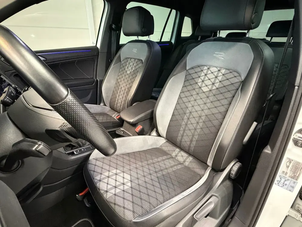 Volkswagen Tiguan 1.5 TSI R-Line Business+ | MATRIX | 20"LMV uit 2021, foto 8