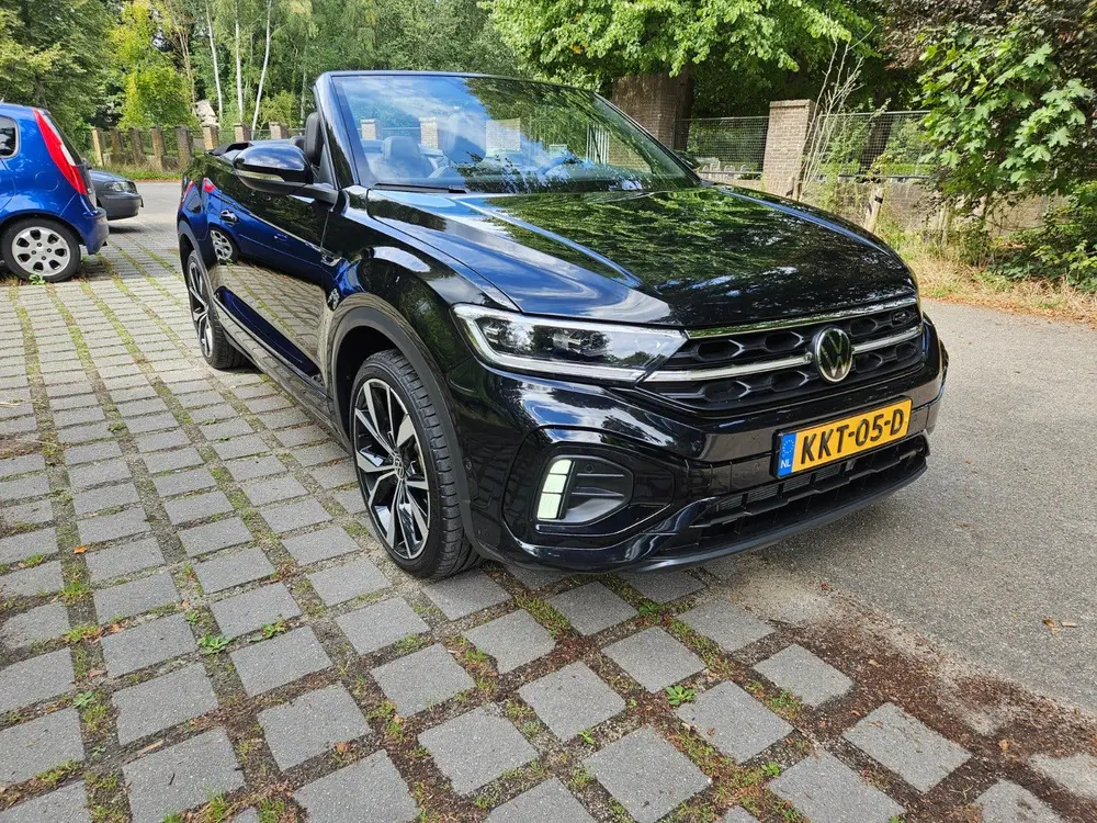 Volkswagen T-Roc Cabrio Vw T-Roc cabrio 1.5 TSI 150pk 7-DSG 2025 Zwart uit 2025, foto 2