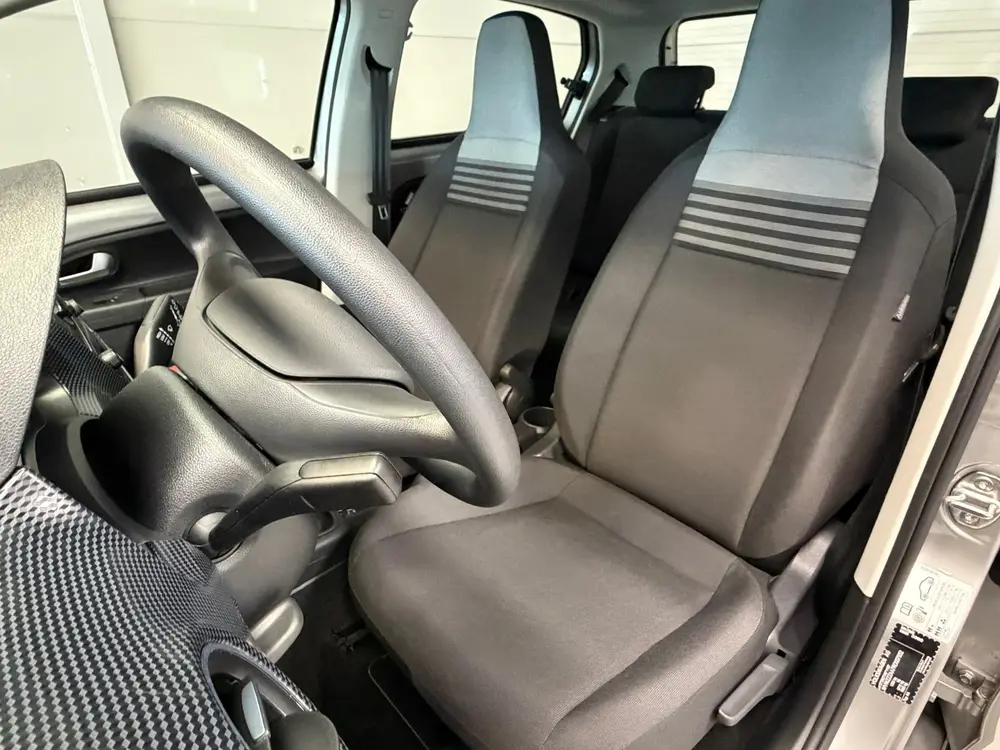 Volkswagen Up! 1.0 5 deurs | AIRCO | ELEKTR. PAKKET | DAB | uit 2023, foto 9