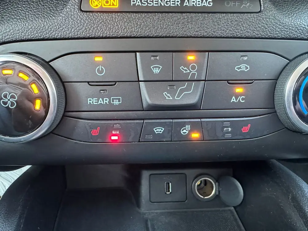 Ford Focus 1.0 EcoBoost Titanium Business uit 2019, foto 13