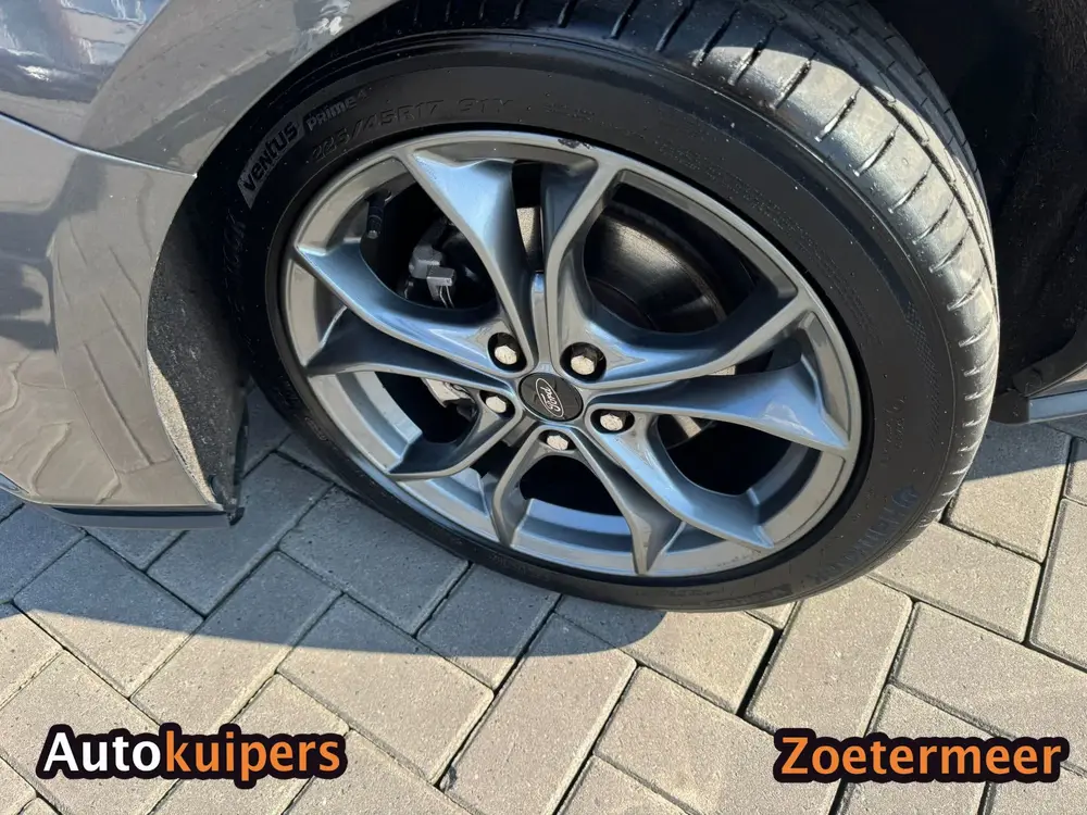 Ford Focus 1.0 EcoBoost Titanium Business uit 2019, foto 2