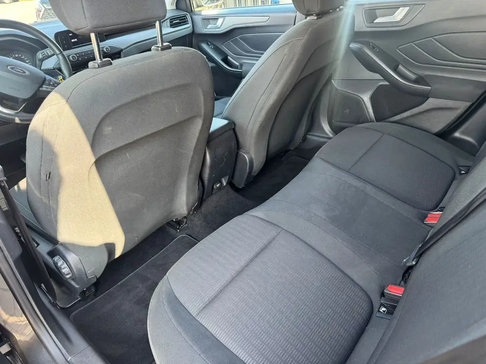 Ford Focus 1.0 EcoBoost Titanium Business uit 2019, foto 6