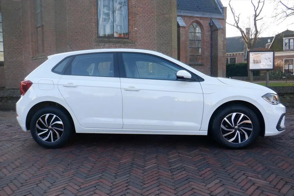 Volkswagen Polo 1.0 TSI 95pk Life PDC voor en achter -CARPLA uit 2023