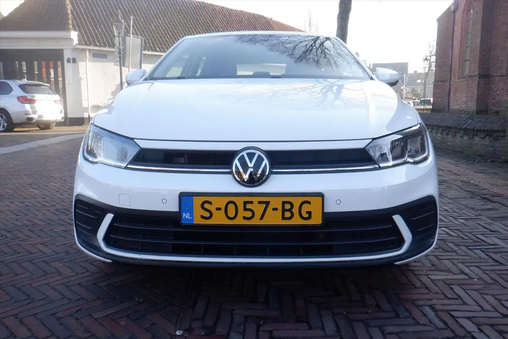 Volkswagen Polo 1.0 TSI 95pk Life PDC voor en achter -CARPLA uit 2023, foto 3