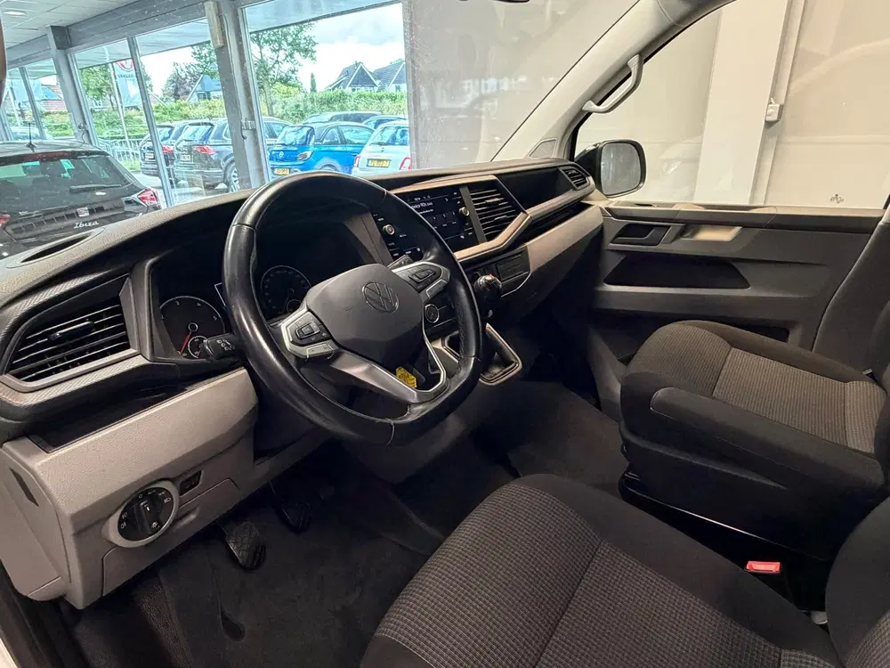 Volkswagen Transporter 2.0 TDI L2H1 28 uit 2023, foto 14