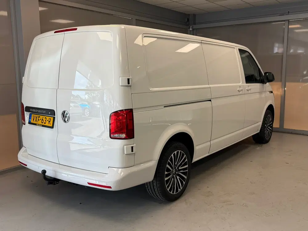 Volkswagen Transporter 2.0 TDI L2H1 28 uit 2023, foto 4