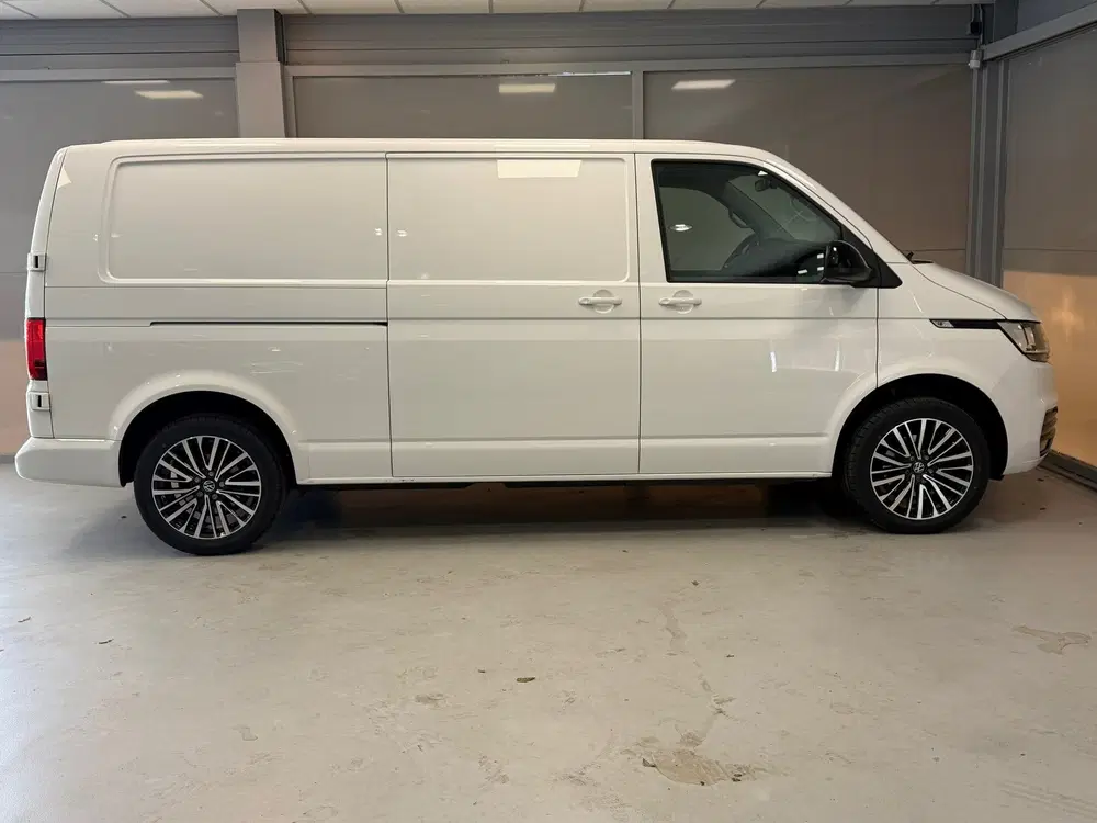 Volkswagen Transporter 2.0 TDI L2H1 28 uit 2023, foto 6