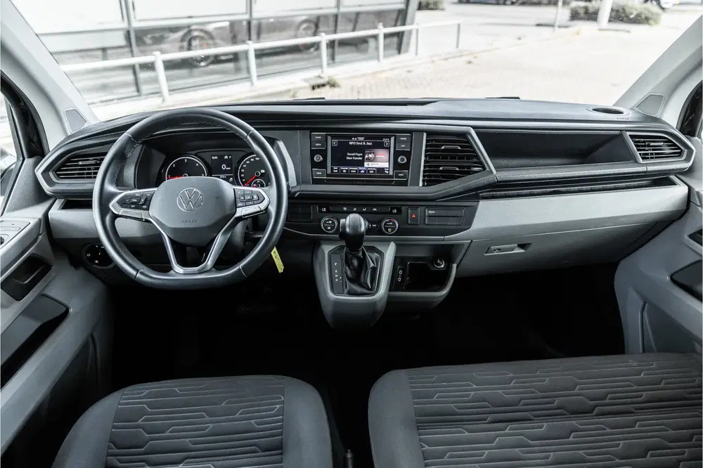Volkswagen Transporter T6.1 2.0 TDI L2H1 DC Caravelle uit 2023, foto 11