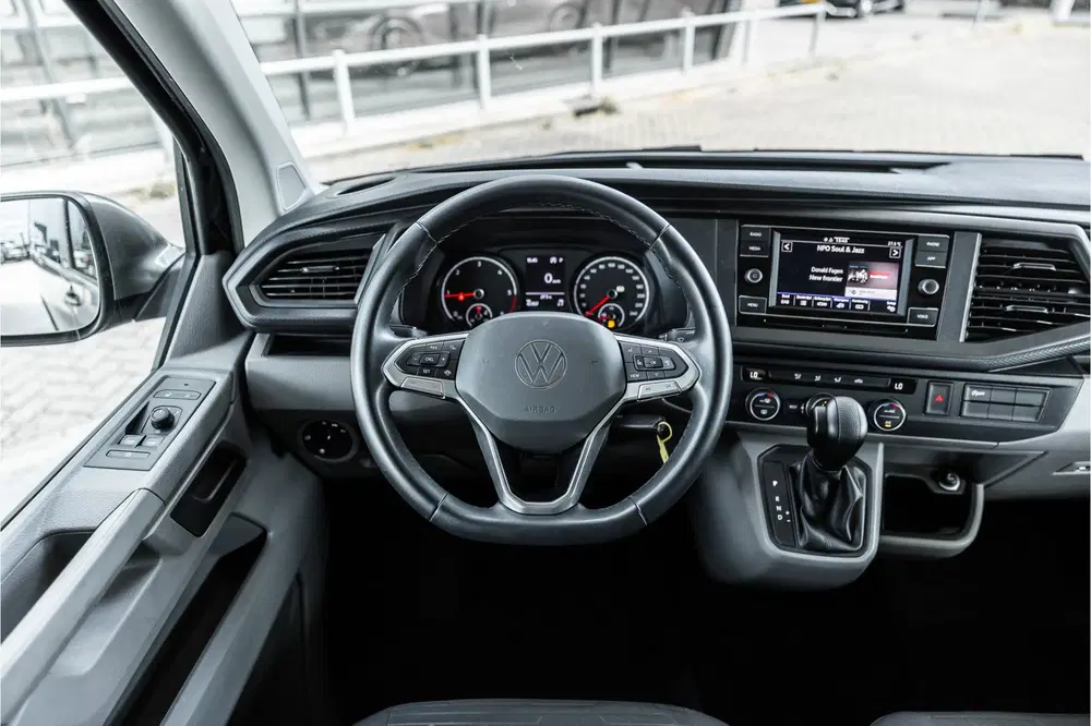Volkswagen Transporter T6.1 2.0 TDI L2H1 DC Caravelle uit 2023, foto 12