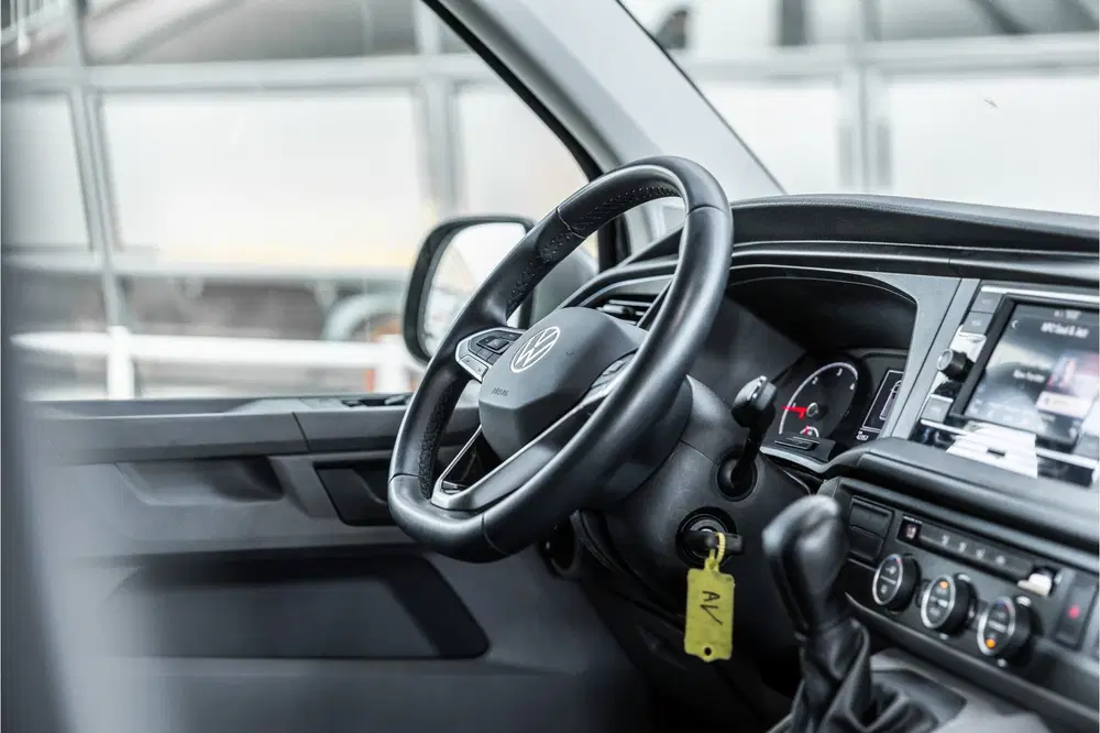 Volkswagen Transporter T6.1 2.0 TDI L2H1 DC Caravelle uit 2023, foto 9