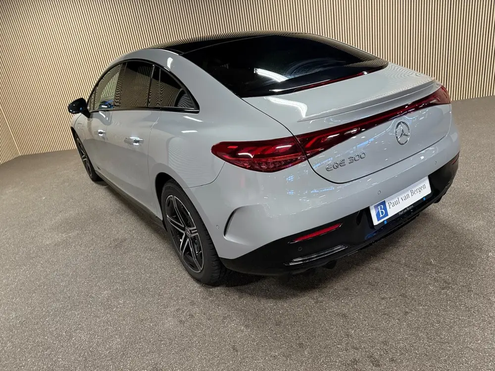 Mercedes-Benz EQE 300 AMG Styling 89 kWh-PANORAMA-NIGHT-MEMO uit 2023, foto 10