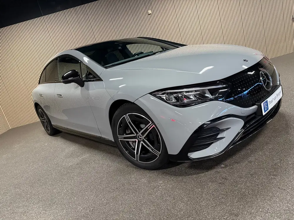 Mercedes-Benz EQE 300 AMG Styling 89 kWh-PANORAMA-NIGHT-MEMO uit 2023, foto 3