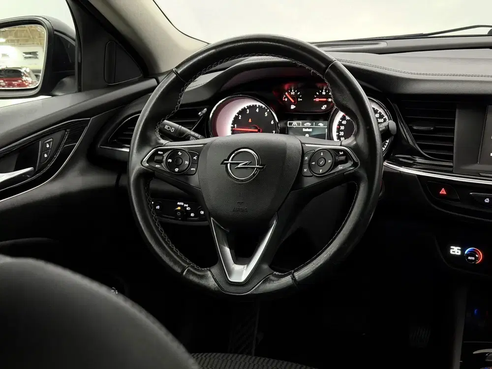 Opel Insignia 1.5 Turbo Innovation Camera uit 2019, foto 12