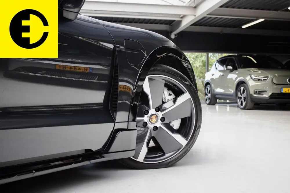 Porsche Taycan Turbo 93 kWh uit 2021, foto 10