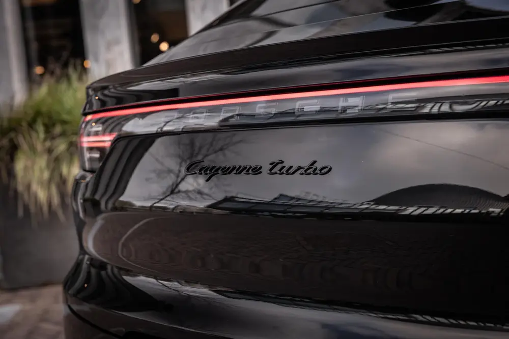 Porsche Cayenne Cayenne Coupé 4.0 Turbo (550pk) PCCB | Burmester | uit 2019, foto 19