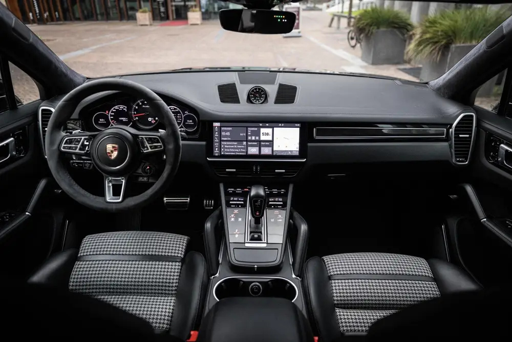 Porsche Cayenne Cayenne Coupé 4.0 Turbo (550pk) PCCB | Burmester | uit 2019, foto 5