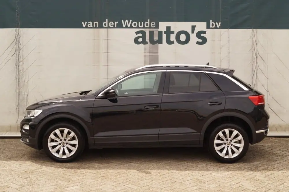 Volkswagen T-Roc 1.5 TSI 150pk DSG Style -NAVI-ECC-CAM-PDC uit 2021