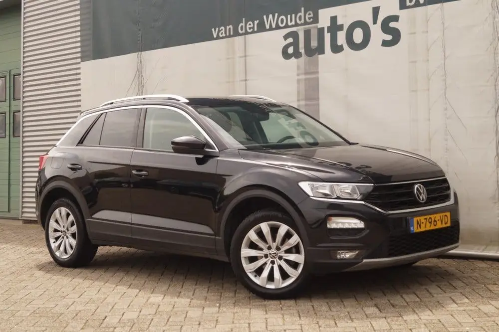 Volkswagen T-Roc 1.5 TSI 150pk DSG Style -NAVI-ECC-CAM-PDC uit 2021, foto 3