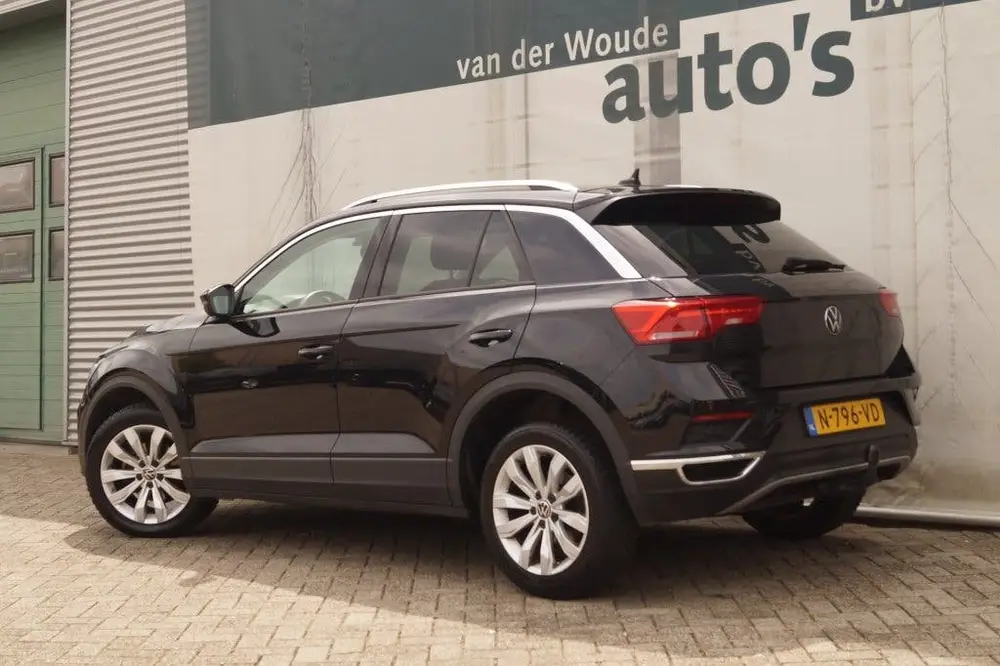 Volkswagen T-Roc 1.5 TSI 150pk DSG Style -NAVI-ECC-CAM-PDC uit 2021, foto 4