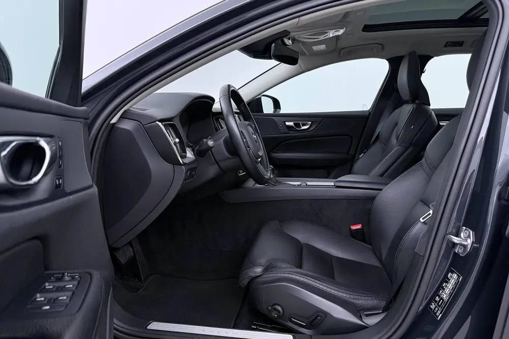 Volvo V60 Cross Country D4 AWD Pro uit 2019, foto 3