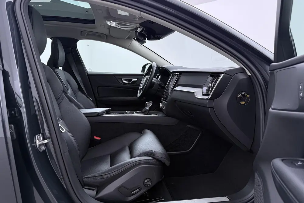Volvo V60 Cross Country D4 AWD Pro uit 2019, foto 5