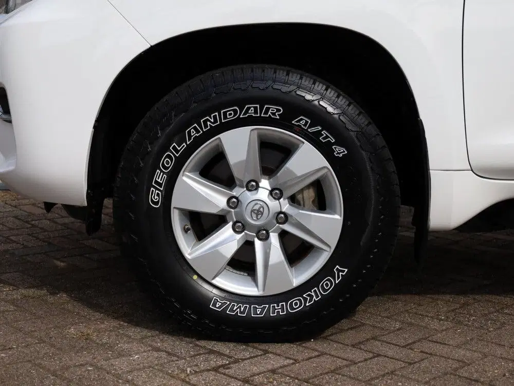 Toyota Land Cruiser 2.8 D4-D-F 3 DRS BLIND VAN uit 2023, foto 10
