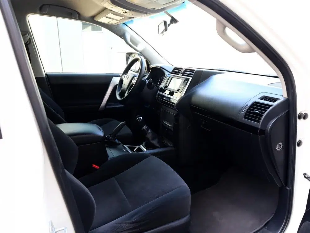 Toyota Land Cruiser 2.8 D4-D-F 3 DRS BLIND VAN uit 2023, foto 11