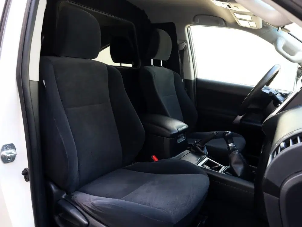 Toyota Land Cruiser 2.8 D4-D-F 3 DRS BLIND VAN uit 2023, foto 12