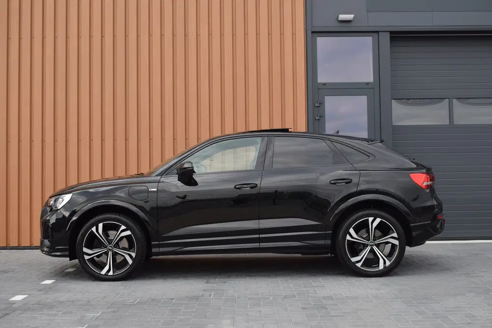 Audi Q3 45 TFSI e S-line uit 2023, foto 9