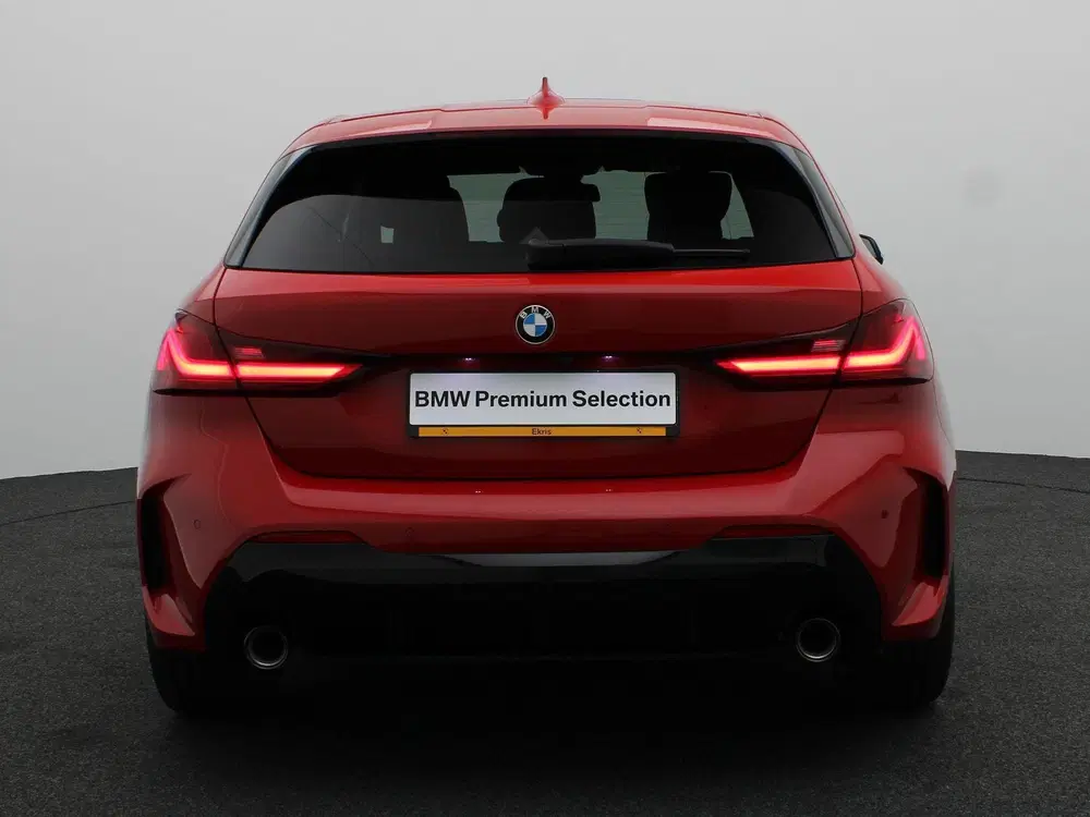 BMW 1-serie 5-deurs 120i Innovation Pack uit 2023, foto 5