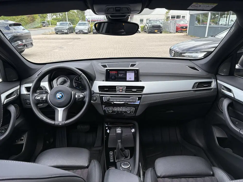 BMW X1 xDrive25e xLine uit 2022, foto 18