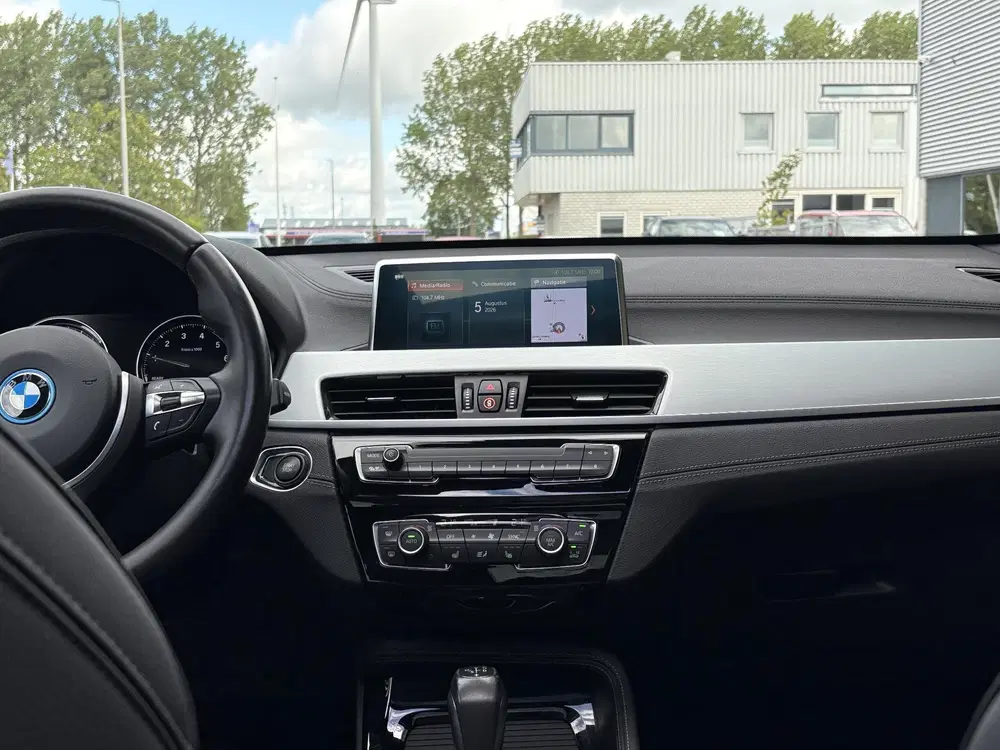 BMW X1 xDrive25e xLine uit 2022, foto 19