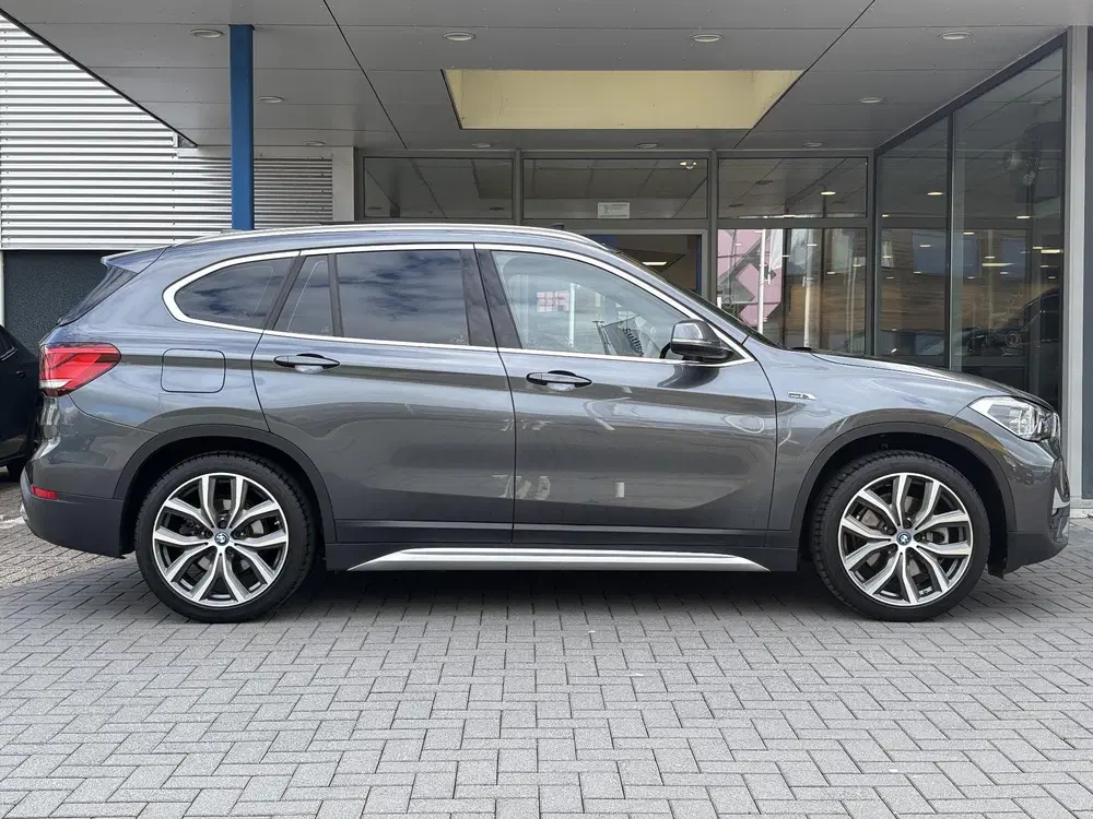 BMW X1 xDrive25e xLine uit 2022, foto 4