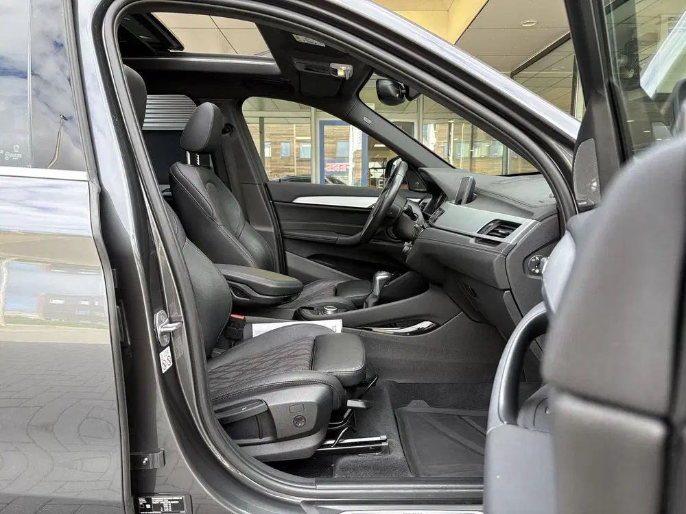 BMW X1 xDrive25e xLine uit 2022, foto 5