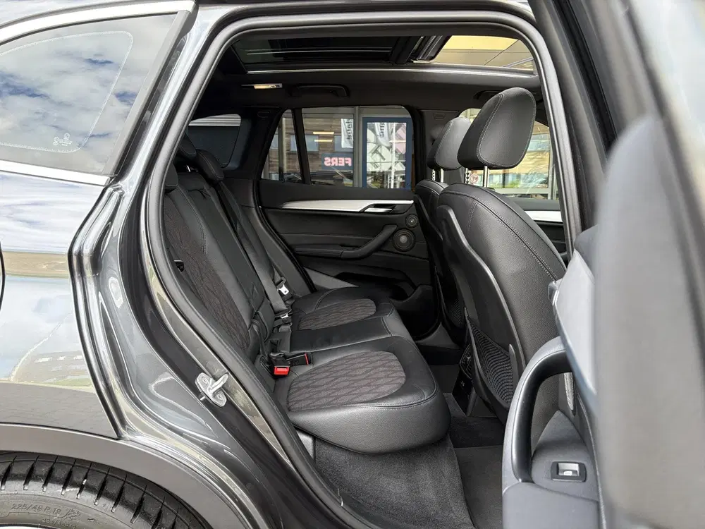 BMW X1 xDrive25e xLine uit 2022, foto 6